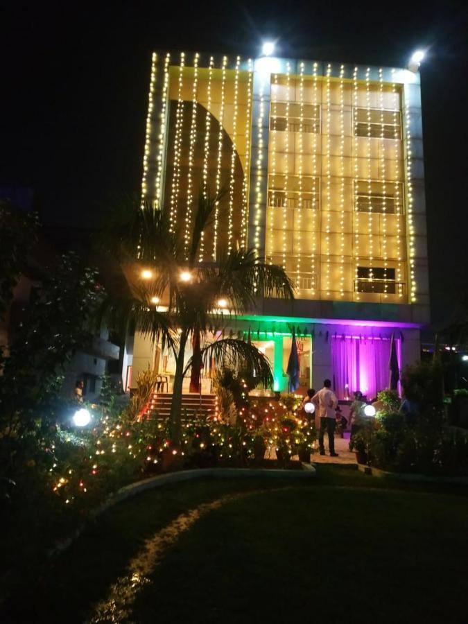 Varanasi Palace Bagian luar foto