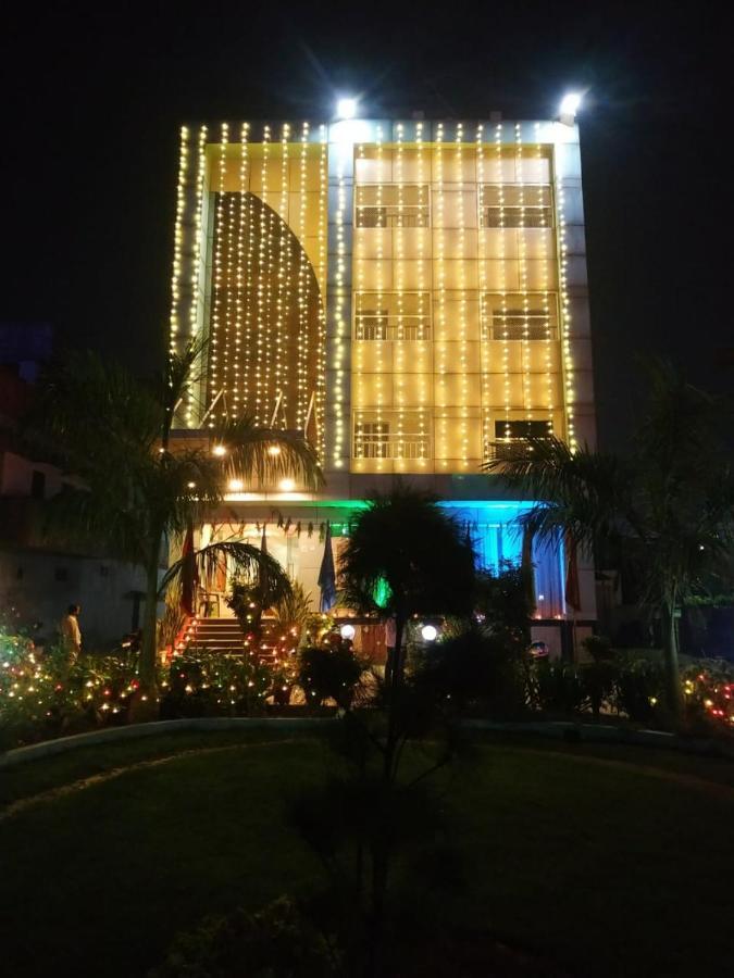 Varanasi Palace Bagian luar foto