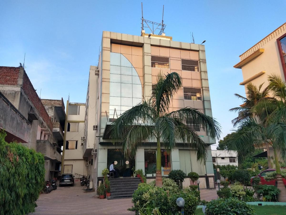 Varanasi Palace Bagian luar foto