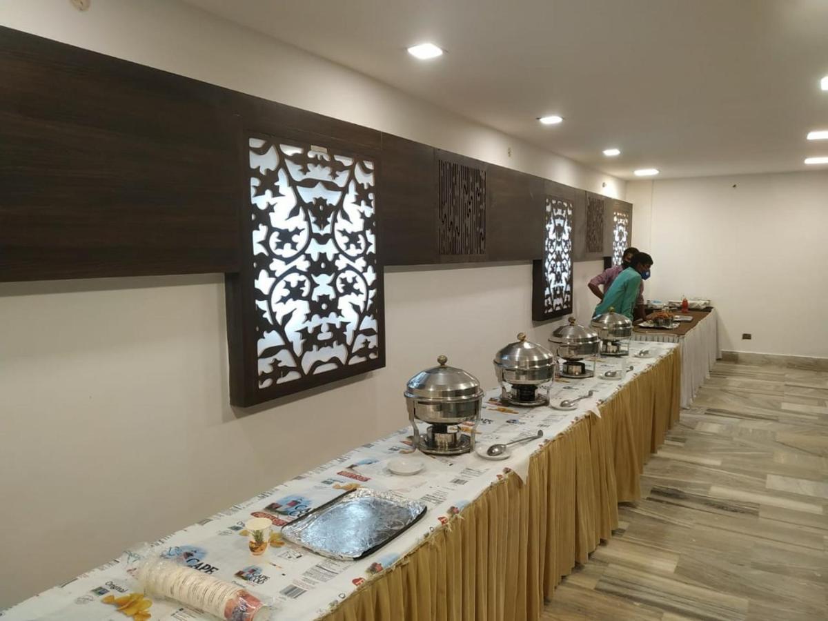 Varanasi Palace Bagian luar foto
