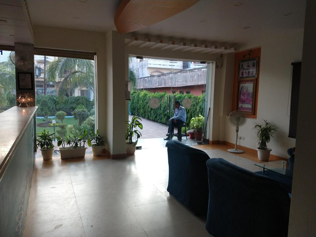 Varanasi Palace Bagian luar foto