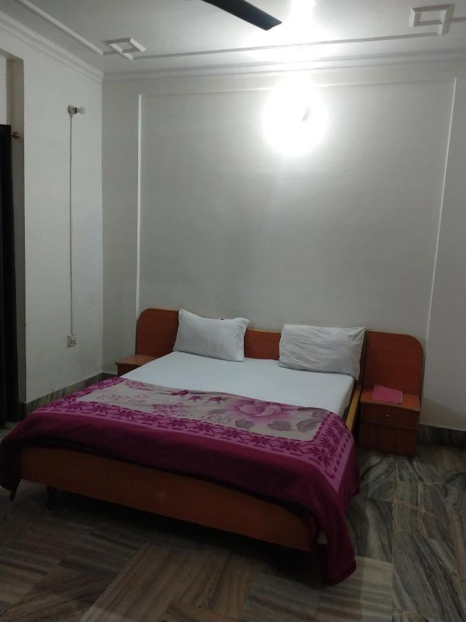 Varanasi Palace Bagian luar foto